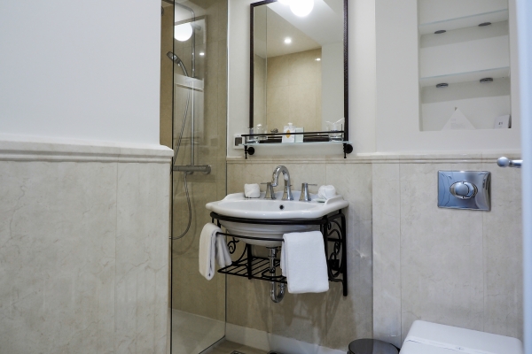 Envoy Hotel (Belgrade)